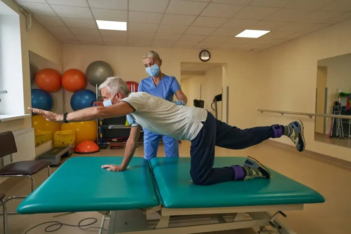 Fizjoterapia po udarze m&oacute;zgu ćwiczenia ruchowe
